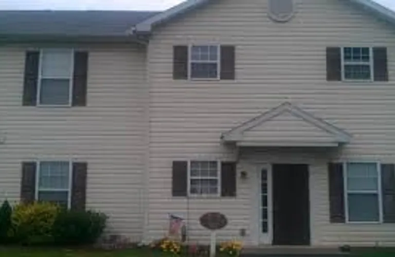 37 Christine Dr — Photo 1