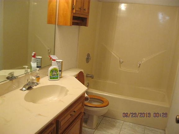5th image of 129 E Oleander St