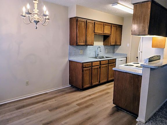 2nd image of 4916 Brianhill Dr APT D