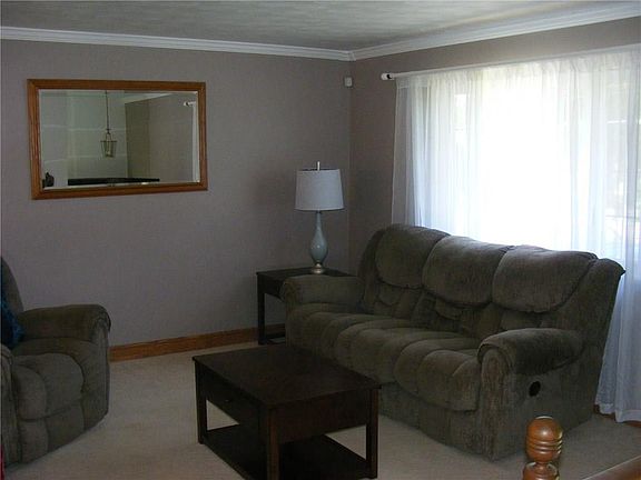 4th image of 12399 Walnut Dr