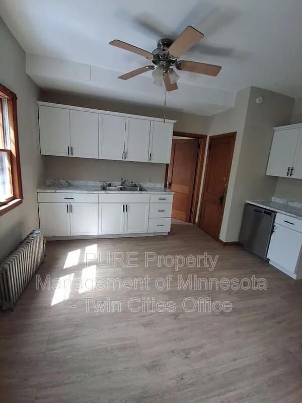 Building Photo - 140 Belvidere St W #2