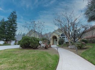 916 E Windsor Cir, Fresno, CA 93720