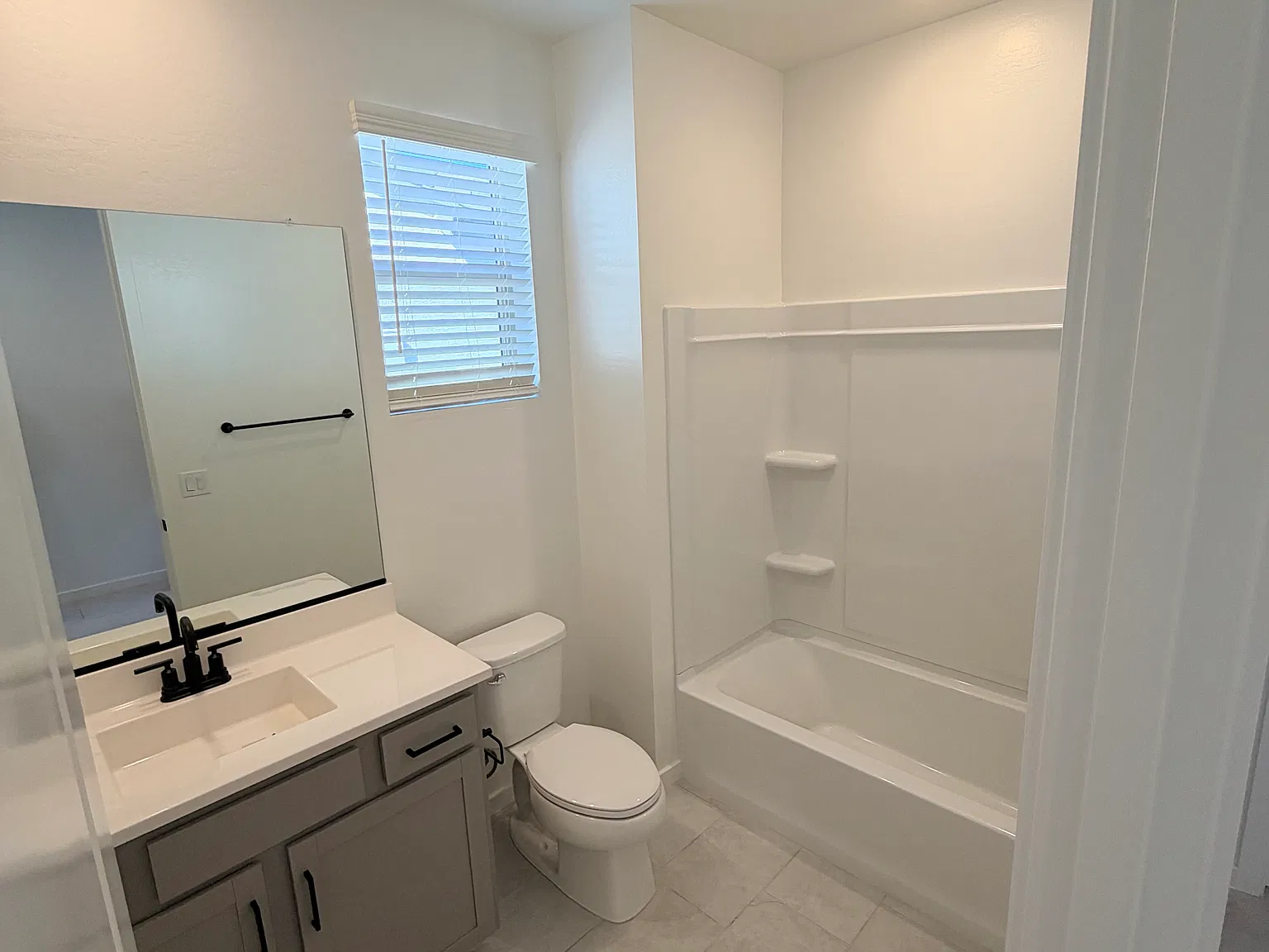 3 bed, 1448 sqft, $1,950 — Photo 4