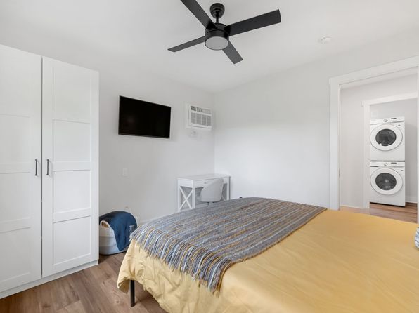 751 Sawgrass Cir #2