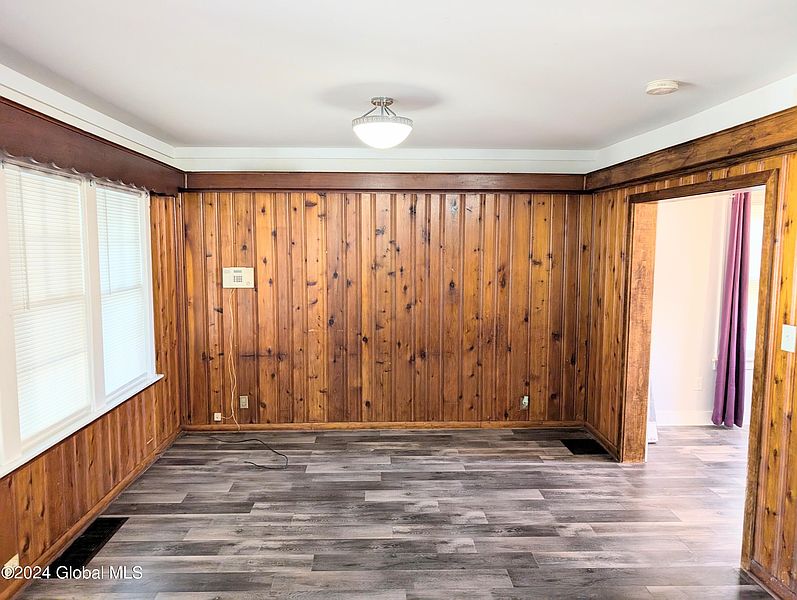 5th image of 867 Main Avenue