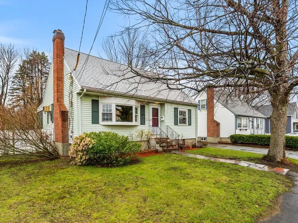 22 Bolton St, Reading, MA 01867