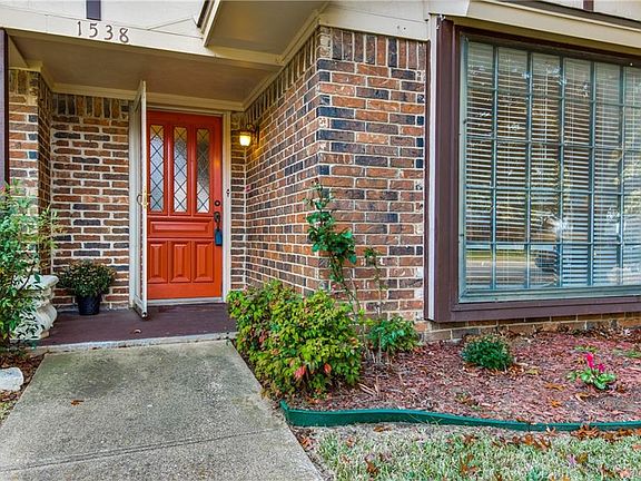 2nd image of 1538 Juniper Ln