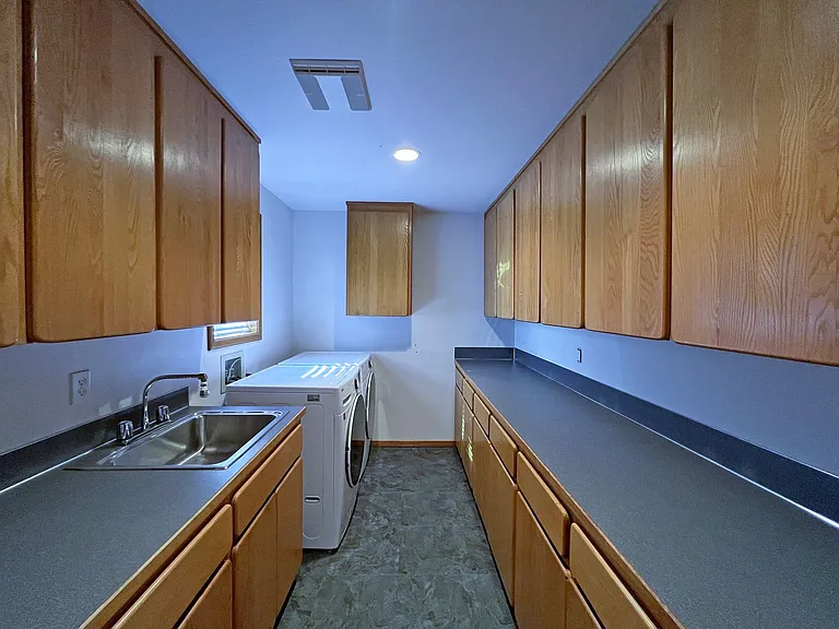 7512 Leif Ericson Dr — Photo 30