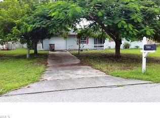 1835 Coral Point Dr, Cape Coral, FL 33990