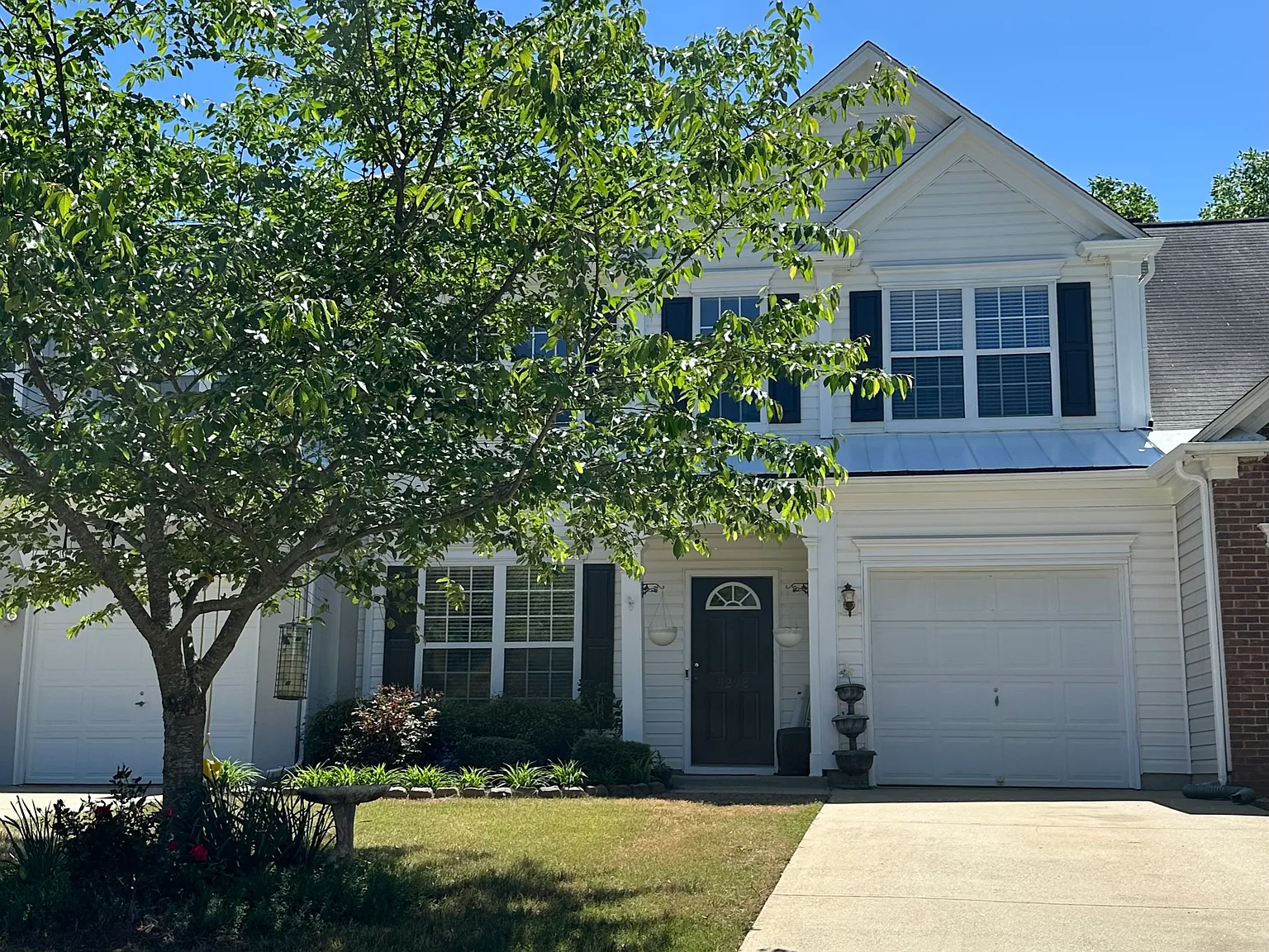 3 bed, 2.5 bath, 1636 sqft, $2,599 — Photo 1