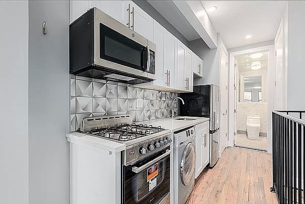 1st image of 343 Chauncey St #1B1