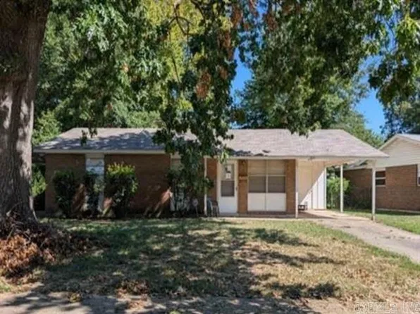 2713 Claremont Ave, Pine Bluff, AR 71601