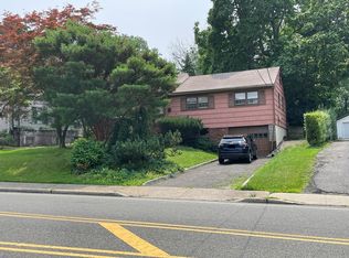 19 W Bradford Ave, Cedar Grove, NJ 07009