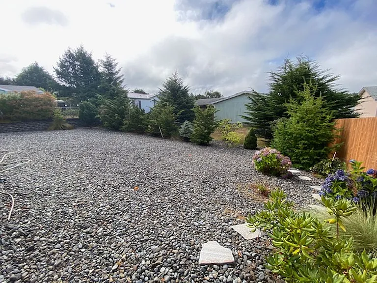 949 Blanco Ave — Photo 8