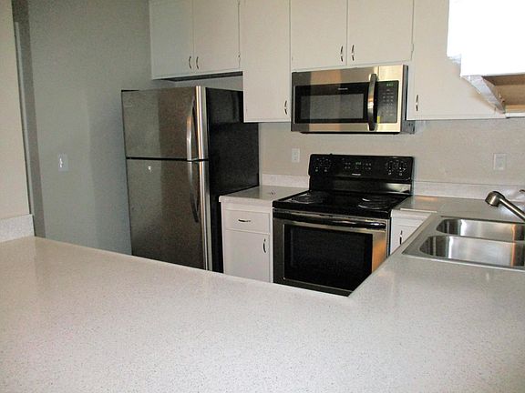 2nd image of 1322 N 1st St APT 3