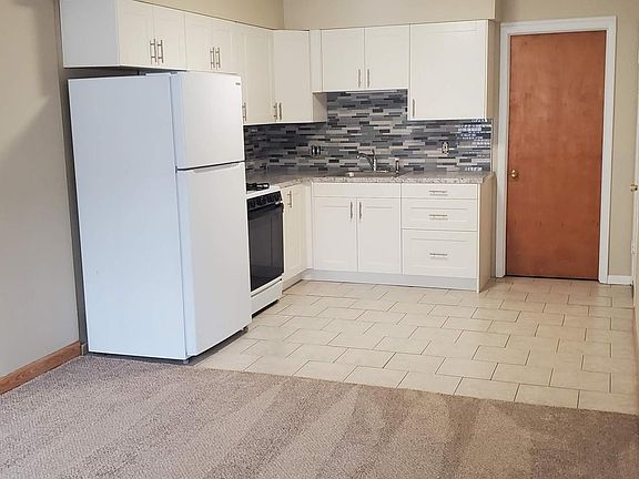 2nd image of 1447 Oak St