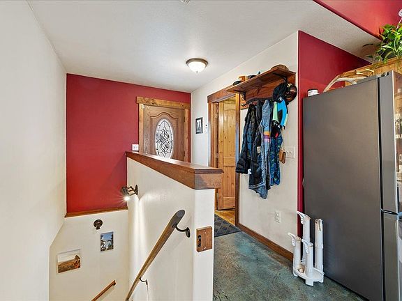 3rd image of 1581 Snowbasin Rd