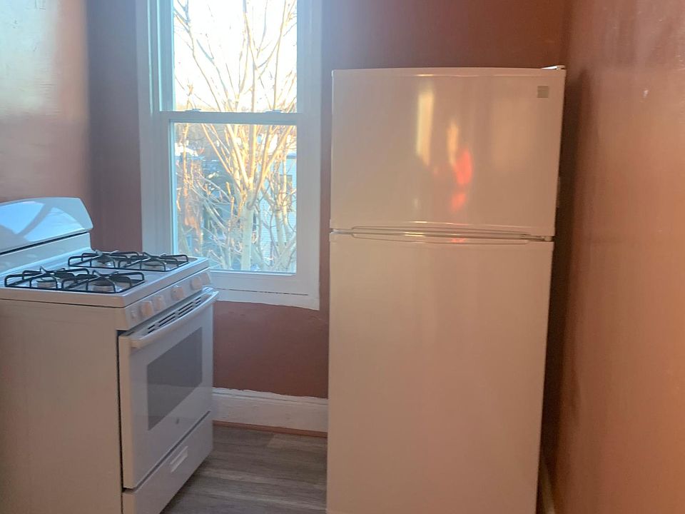 2nd image of 10316 115th St