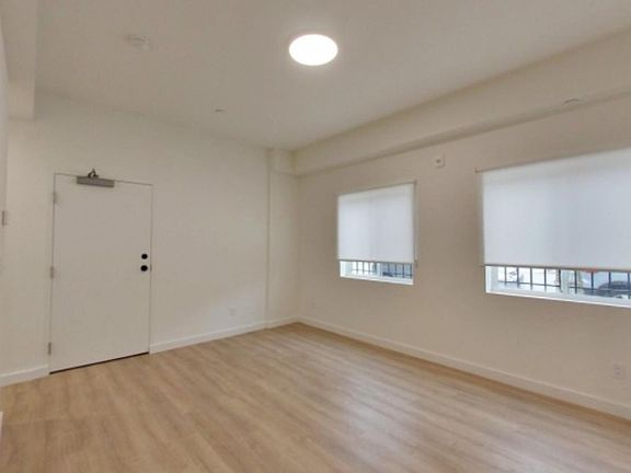 4th image of 1301-1361 La Playa St #F
