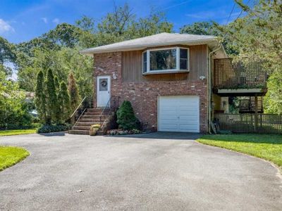 72 Ferndale Ave, Selden, NY, 11784