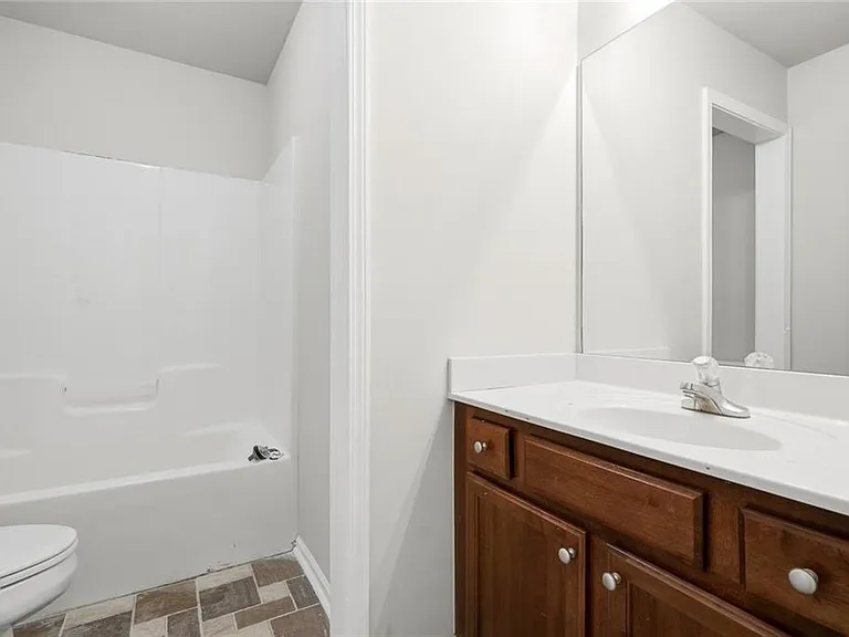 6199 Thorncrest Dr — Photo 18