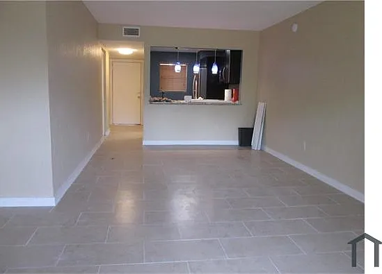 3 bed, 1125 sqft, $2,750 — Photo 2