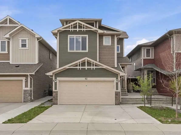 93 E Saddlestone Pl NE, Calgary, AB T3J 0Z6