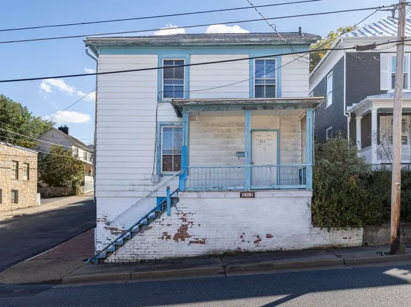 502 W Beverley St, Staunton, VA 24401