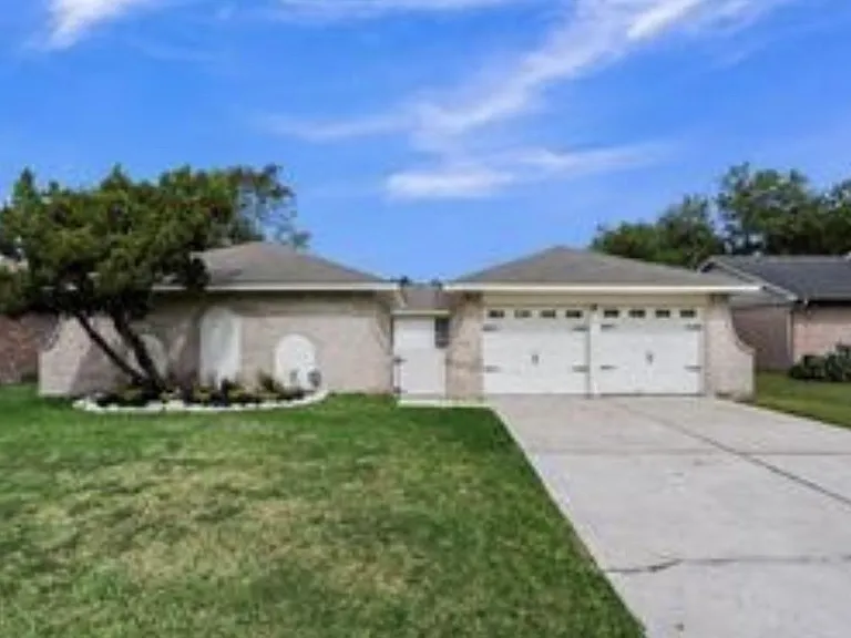 13330 Cologne Dr — Photo 1