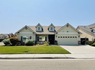 5107 W Lark Ct, Visalia, CA 93291