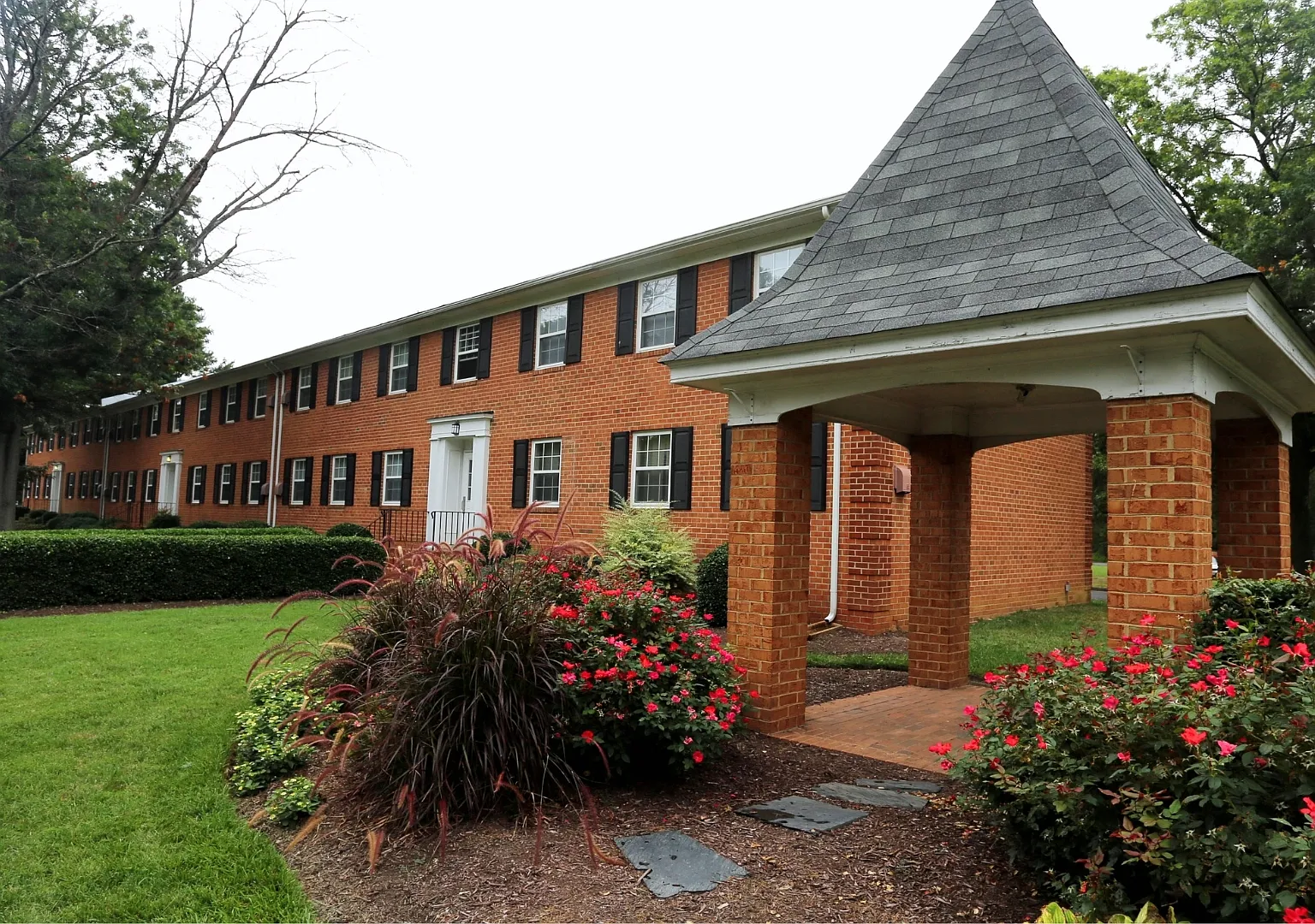 Morningside Apartments — Photo 1