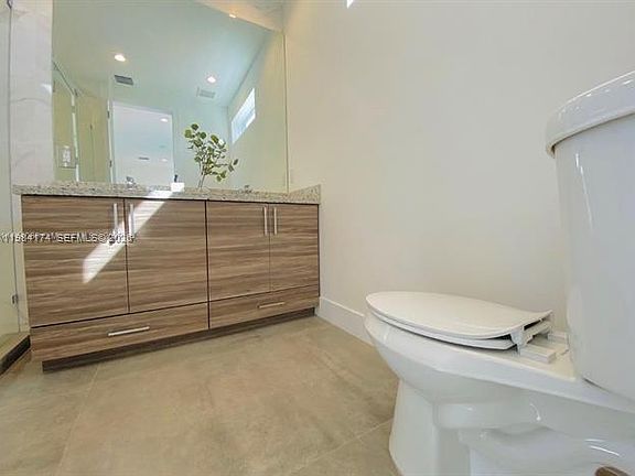 5th image of 3653 SW 25th St #3653