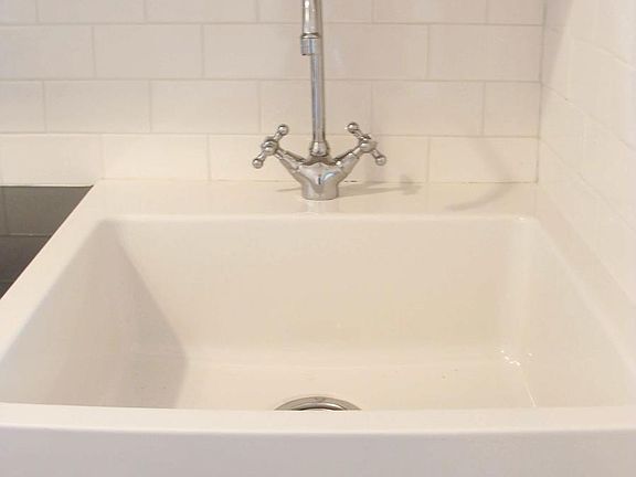 farmhouse sink