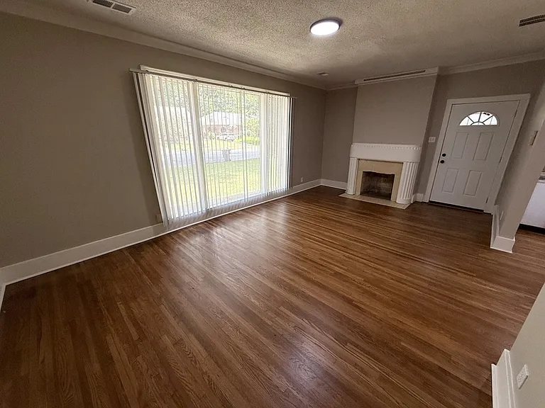 753 N Evergreen St — Photo 5