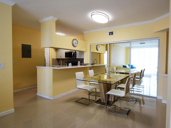 4th image of 17150 N Bay Rd APT 2910