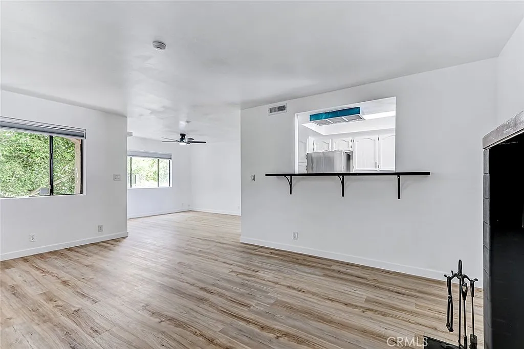 3 bed, 1668 sqft, $5,950 — Photo 3