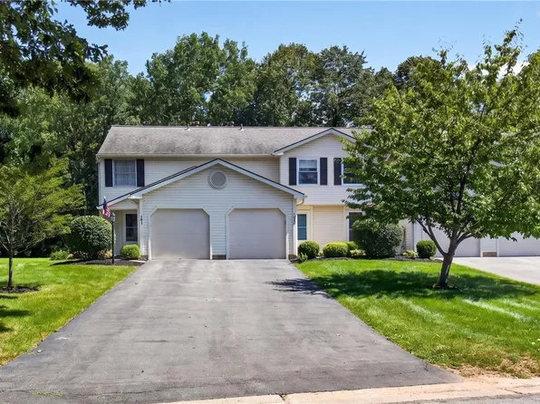 139 Courtshire Ln, Penfield, NY 14526