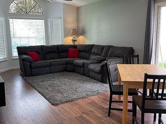 3rd image of 1605 Winter Green Blvd