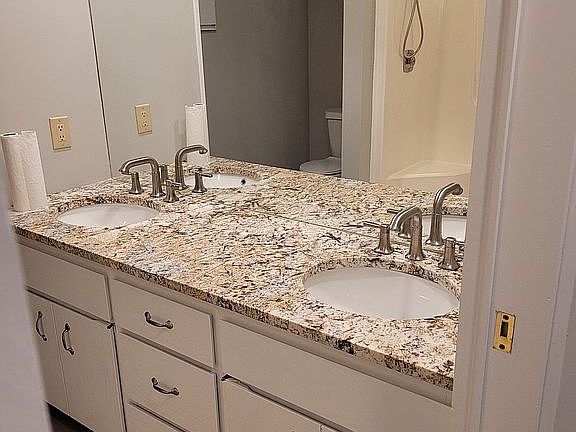 3rd image of 13444 Suncrest Ct