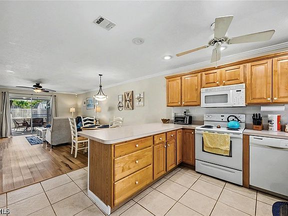 2nd image of 6777 Winkler Rd #150