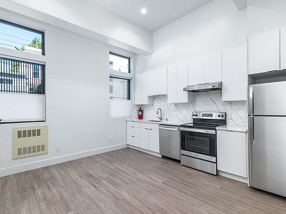 4th image of 3875 18th St #17