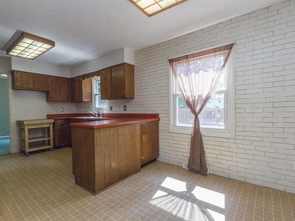 5th image of 1819 Tamfield Ave