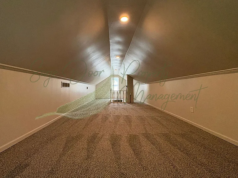 305 N Crysler Ave — Photo 21