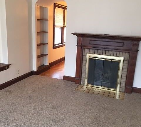 3rd image of 601 Kenmore Ave