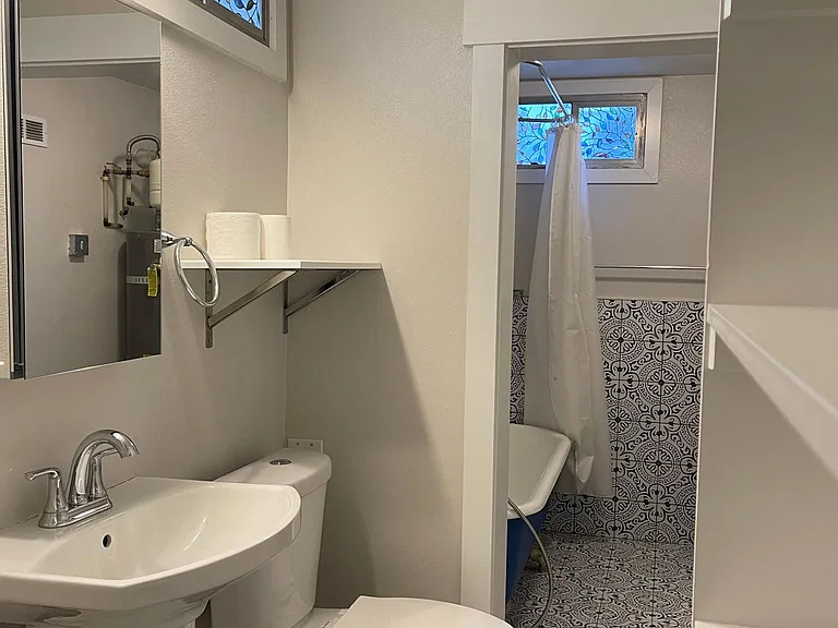 1522 Taylor Ave N #B — Photo 19