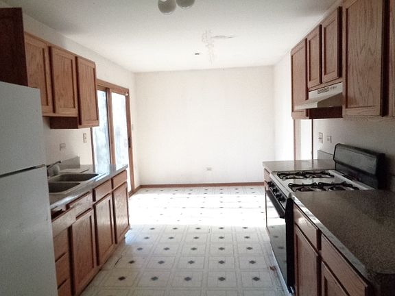 4th image of 14423 Marshfield Ave