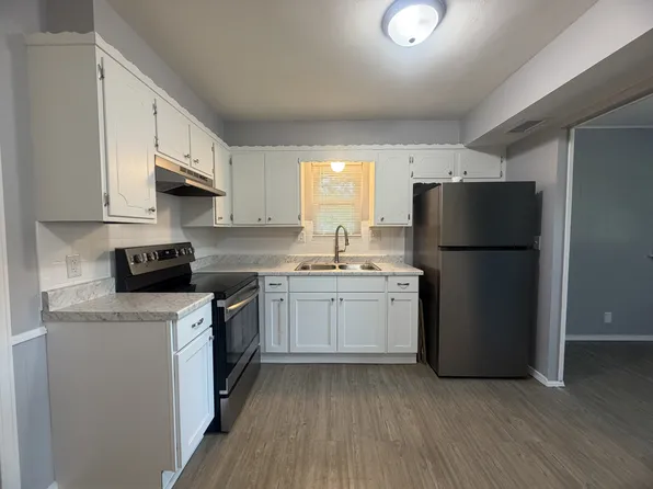 900 E Frederick St, Independence, MO 64050