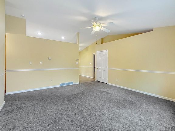 3rd image of 4900 Warbler Ct