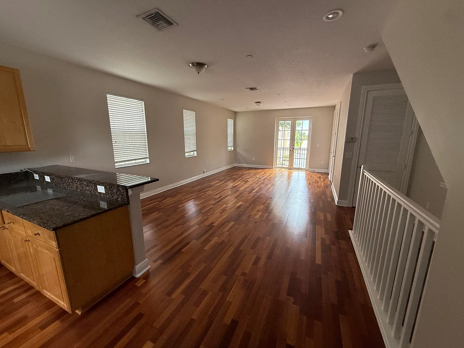 2502 N Dixie Hwy — Photo 4
