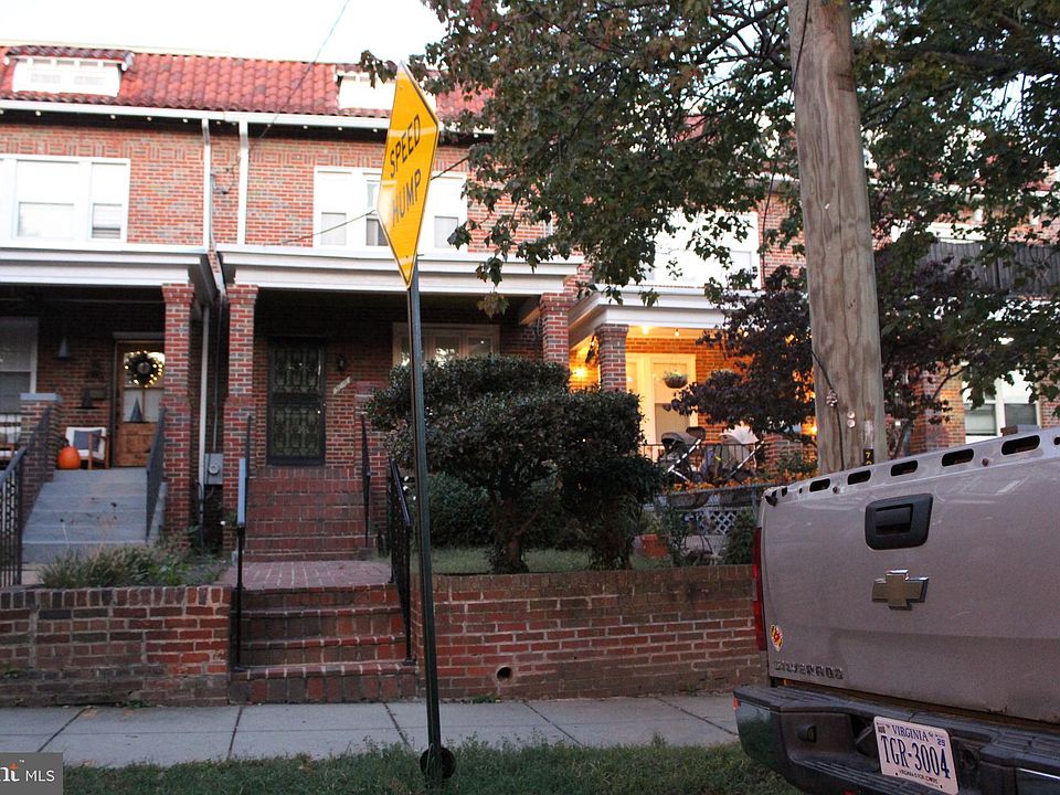 2nd image of 5016 4th St NW